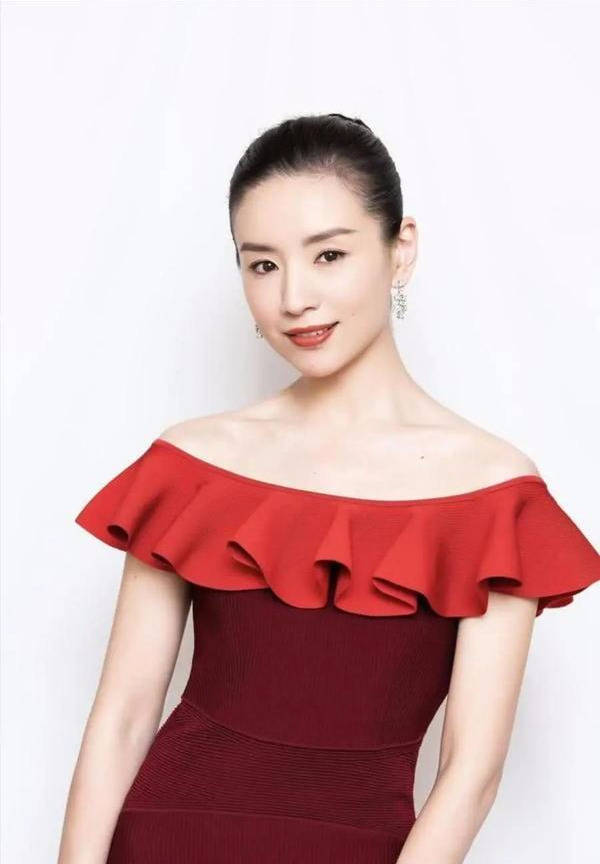 40岁董洁又高调一回!