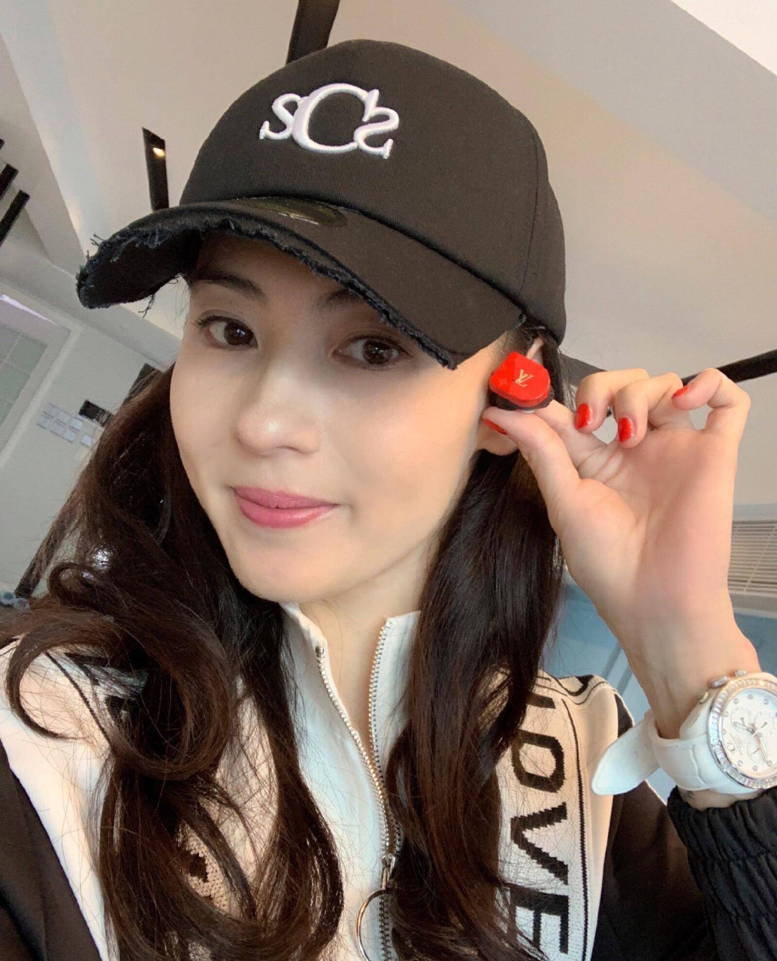 张柏芝疑发福爆「再怀4胎」 亲认了这件事_活动_镜头_身体状况