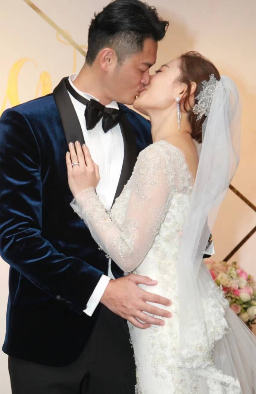 江若琳晒孕照上围丰满,怀孕路坎坷夫妻为此努力求诊