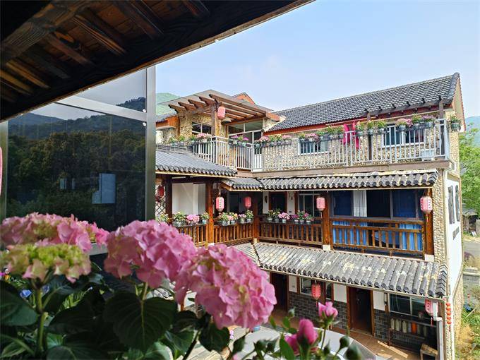 浙江湖州长兴湖滨精品民宿,古色古香的精品民宿,赏心悦目,夜色更加