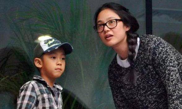 姜文儿子绝对亲生的,姜太郎不仅五官酷似父亲,连招风耳都是同款_孩子