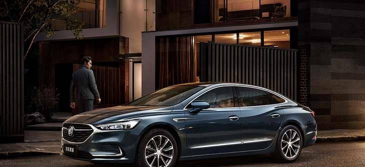 在车头上,搭配了源自别克avista概念车的全新飞翼式格栅.