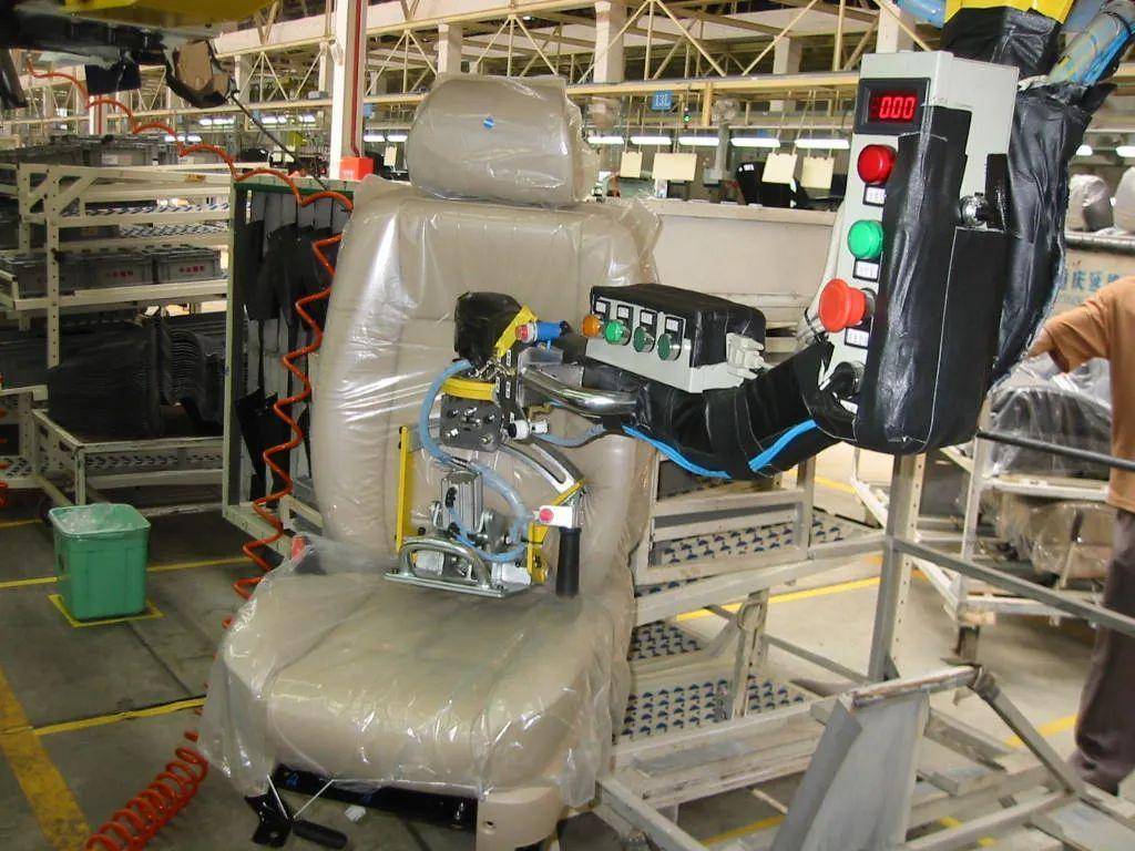 汽车总装机械手之座椅安装