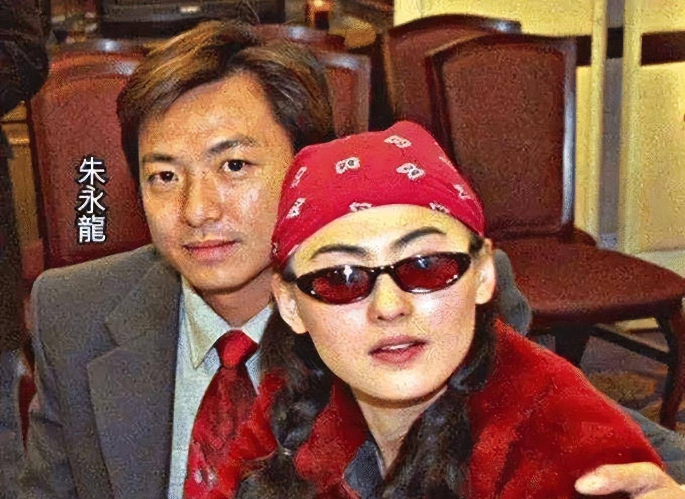 15年前大胆扒出,1400张照片的电脑维修员,如今怎么样了_张柏芝_陈冠希