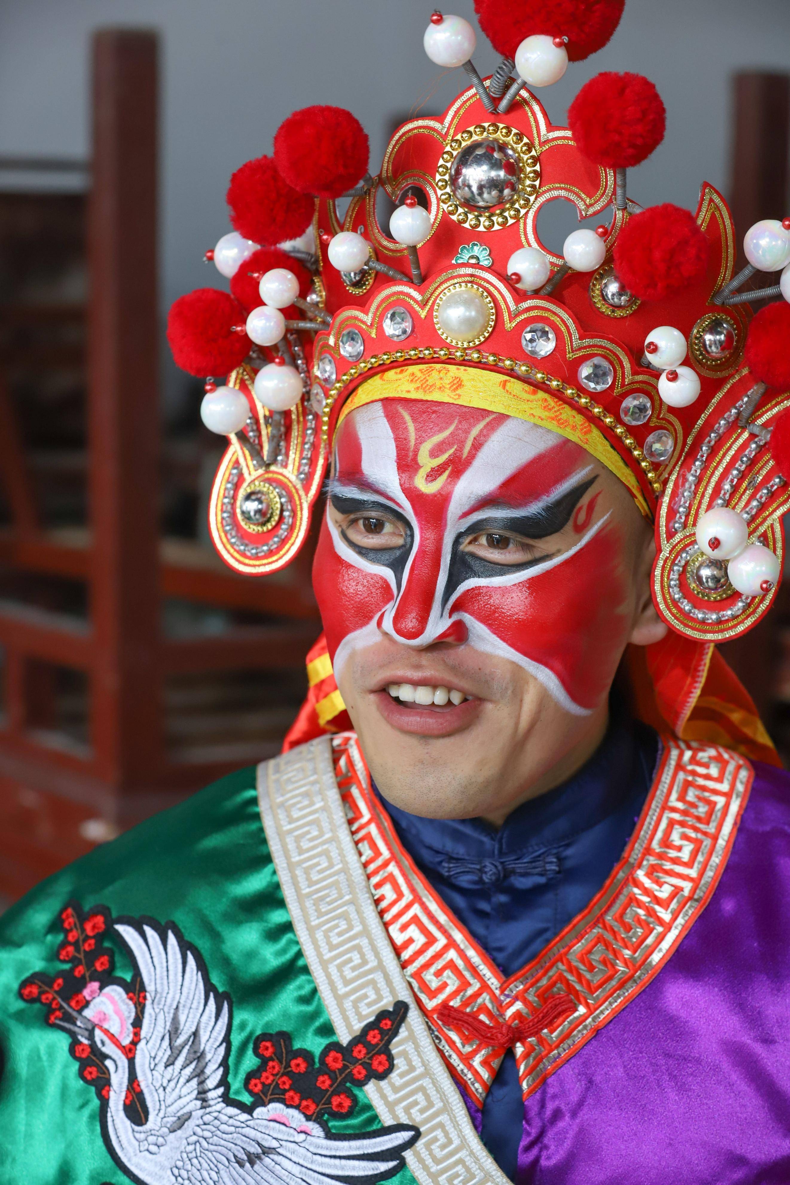 普宁英歌舞,今年最红的"国潮",独具地域特色汉族战舞_表演_舞蹈_梁山