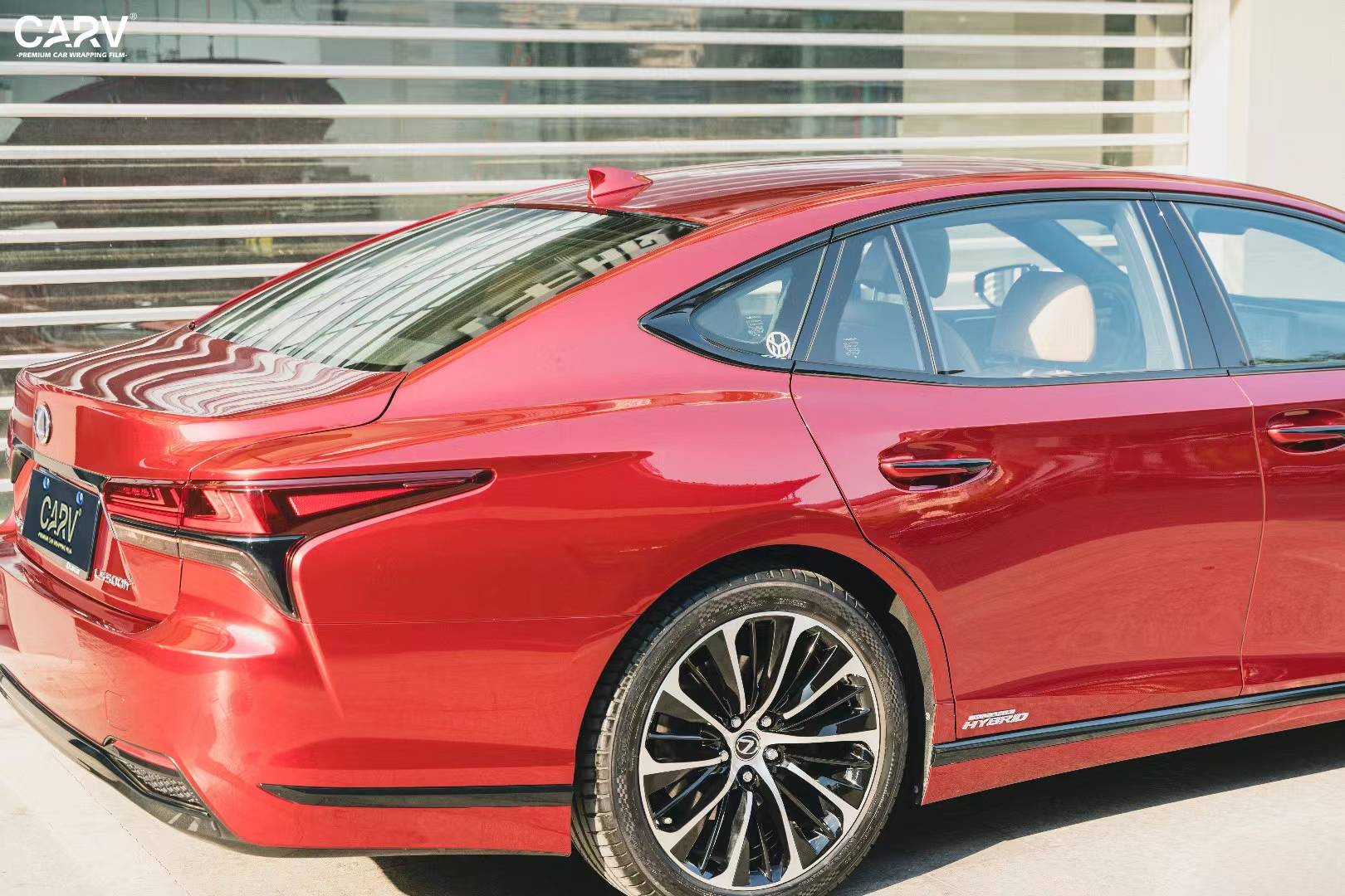 雷克萨斯ls500h卡孚改色膜白金午夜樱桃红,甜蜜感迸发而出