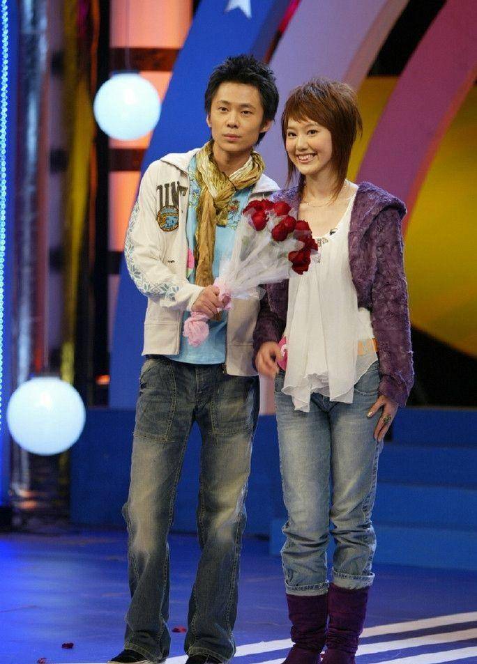 央视主持王冠:和曹可凡传绯闻,被母亲催婚,38岁未婚也幸福_广告_卫视