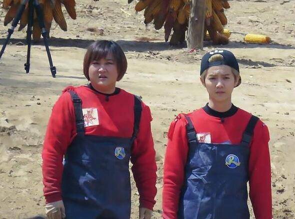 贾玲和鹿晗在《跑男》中有很多同框镜头,贾玲体型属于五大三粗,而鹿晗