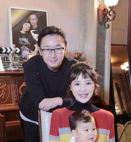 即便是工作需要陆川,他也不去工作就在家里为妻子分担压力,并且不需要