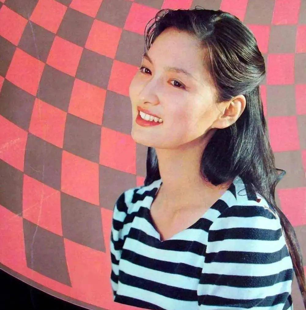 此后,殷亭如又和张国立合作主演了《乡思》这部影片.