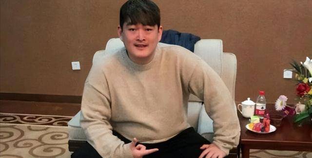 在看到网友对自己的评价后,赵一楠不仅没有反思自己