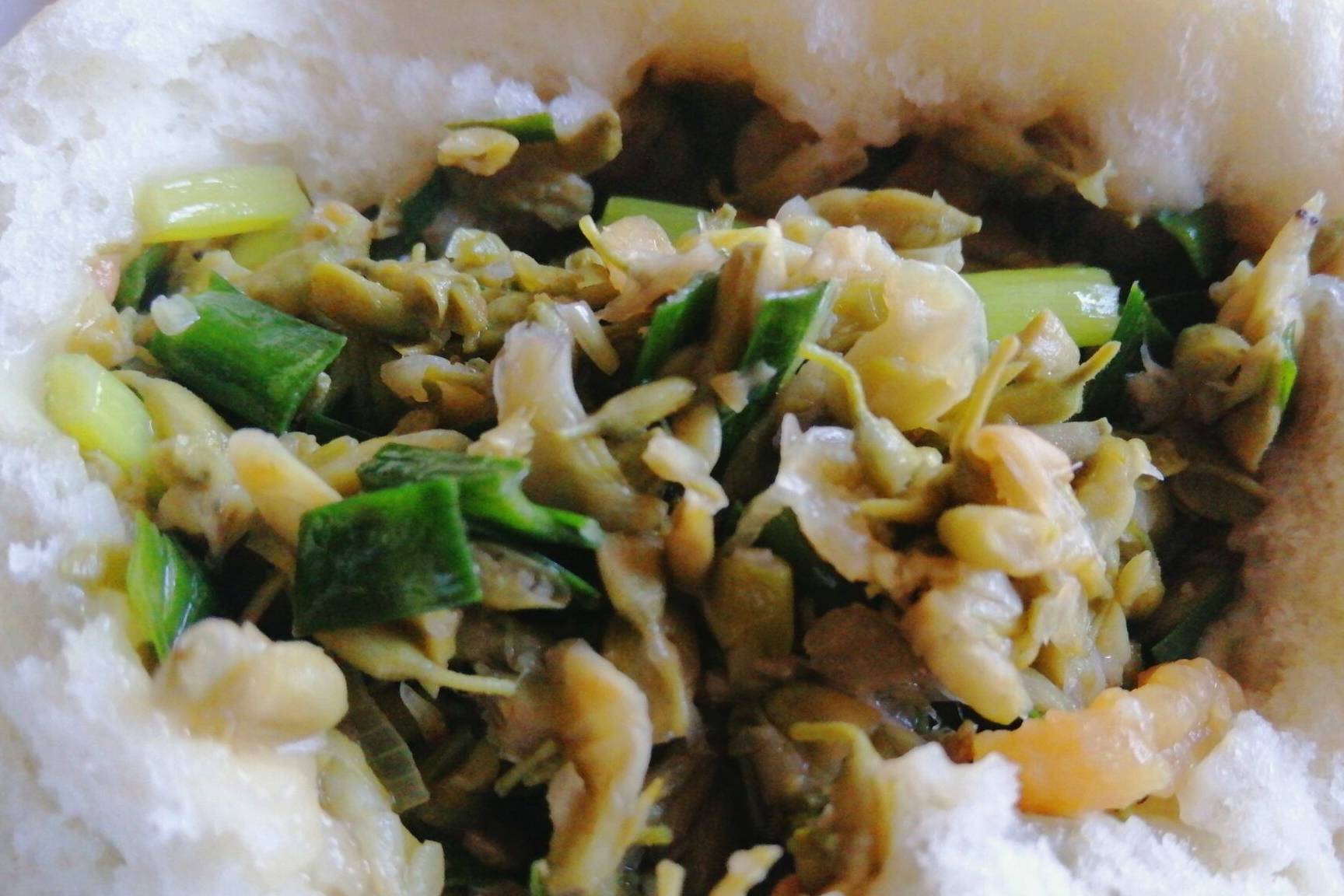 槐树花包子,必须学会这2招,保你鲜香不皮筋,一顿五斤不够吃!