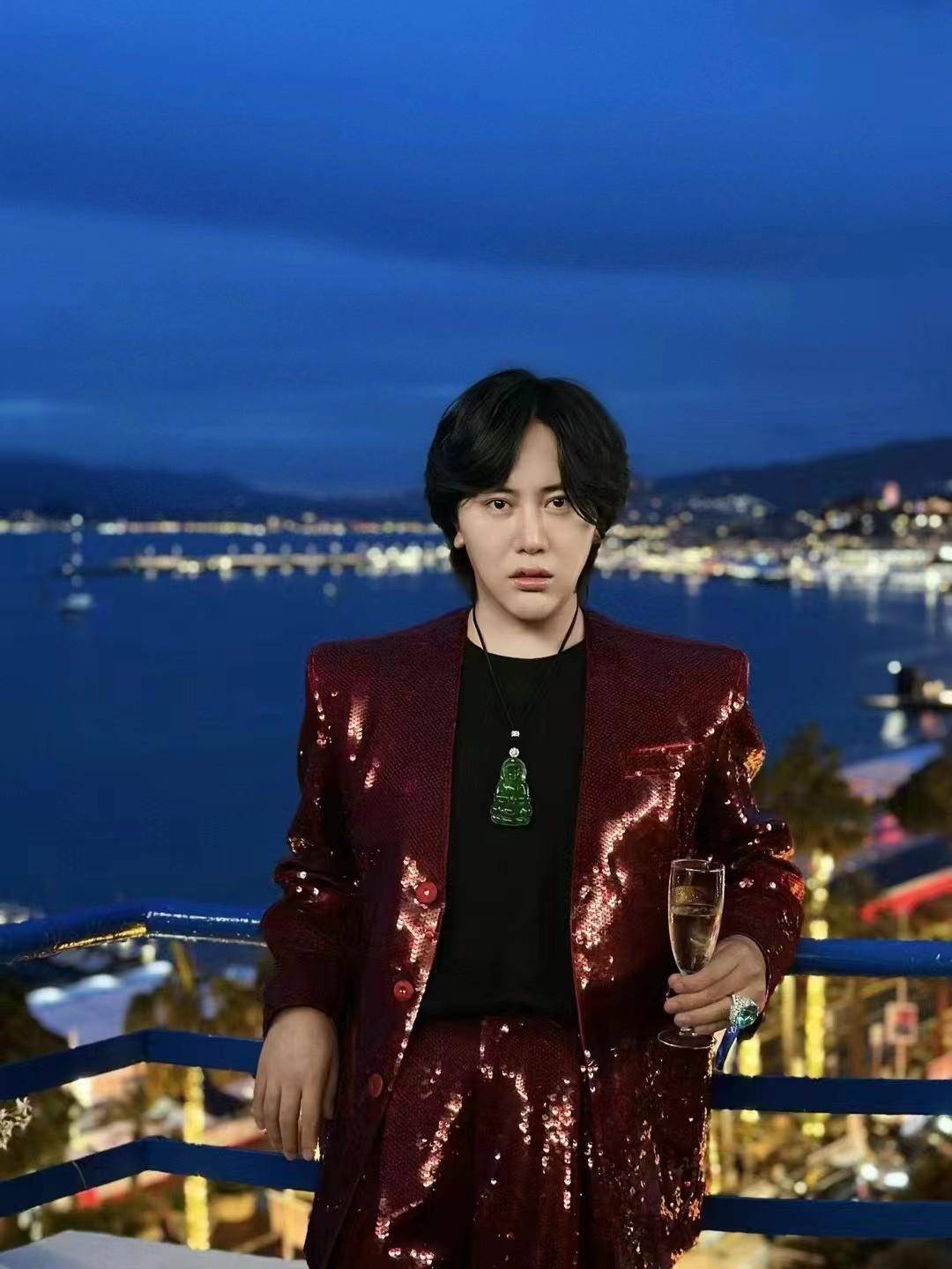 黑头发,黄皮肤,绿翡翠,王红权星亮相戛纳红毯,气质狠狠拿捏了_视频