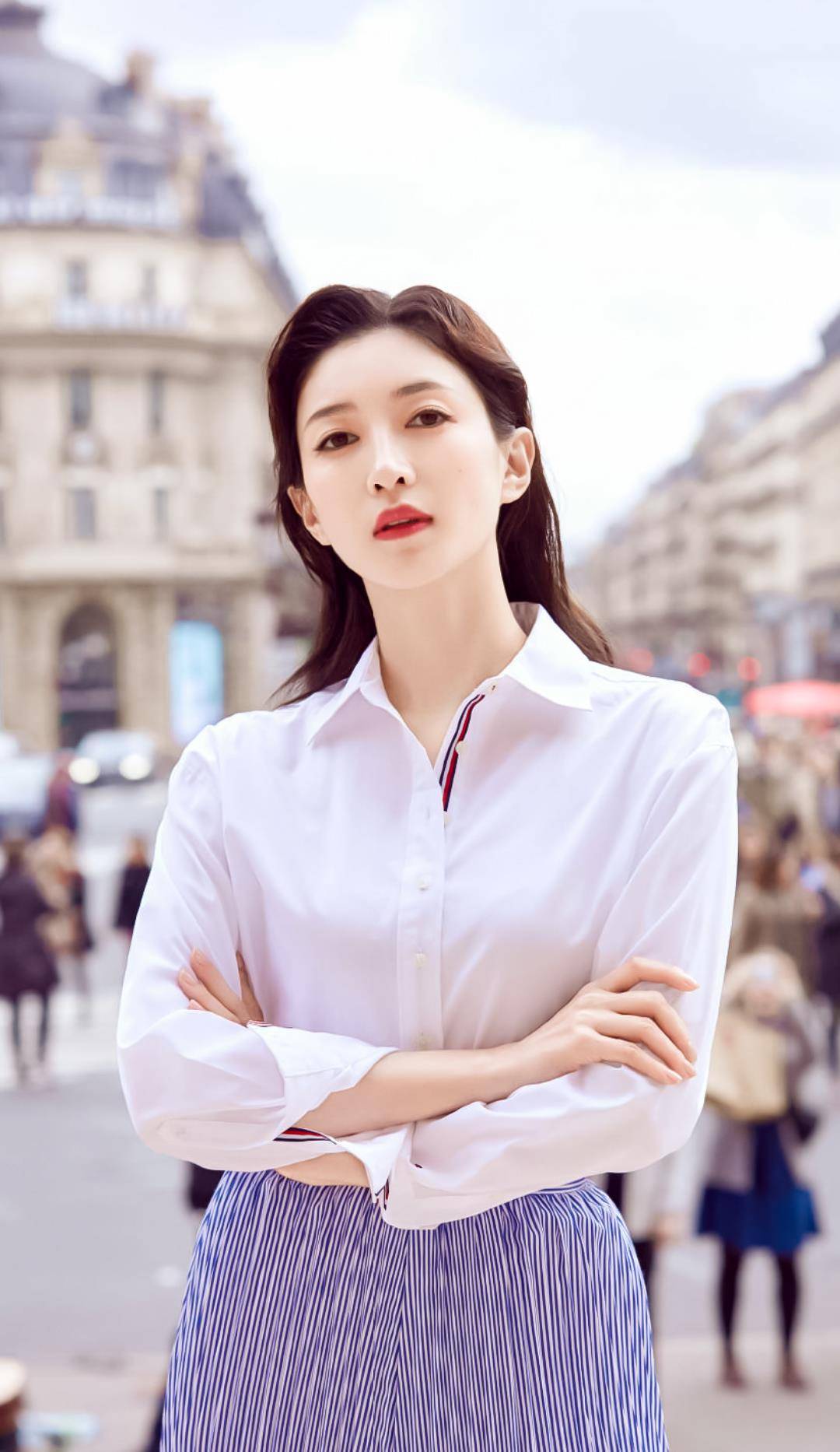 江疏影开滤镜录视频却惨变网红脸,撞脸关晓彤被喊话:人都变形了_美颜