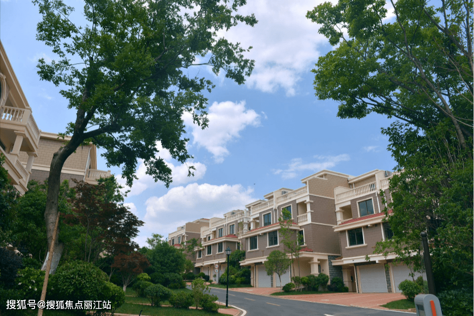 昆明现房别墅区【阳宗海·山水湖畔】距离昆明较近的"水岸"度假区域