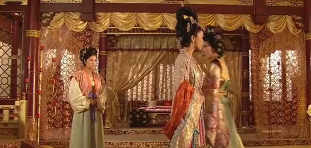 “宫女”古代妃子抢着被皇帝宠幸，可宫女为何害怕被宠幸？原因其实很简单