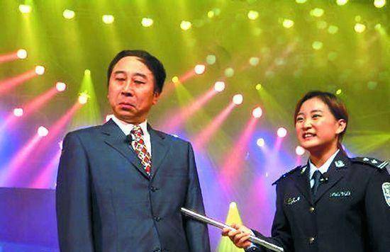"贾玲前搭档"白凯南的坠落史,太扎心了_相声_冯巩_沈凌