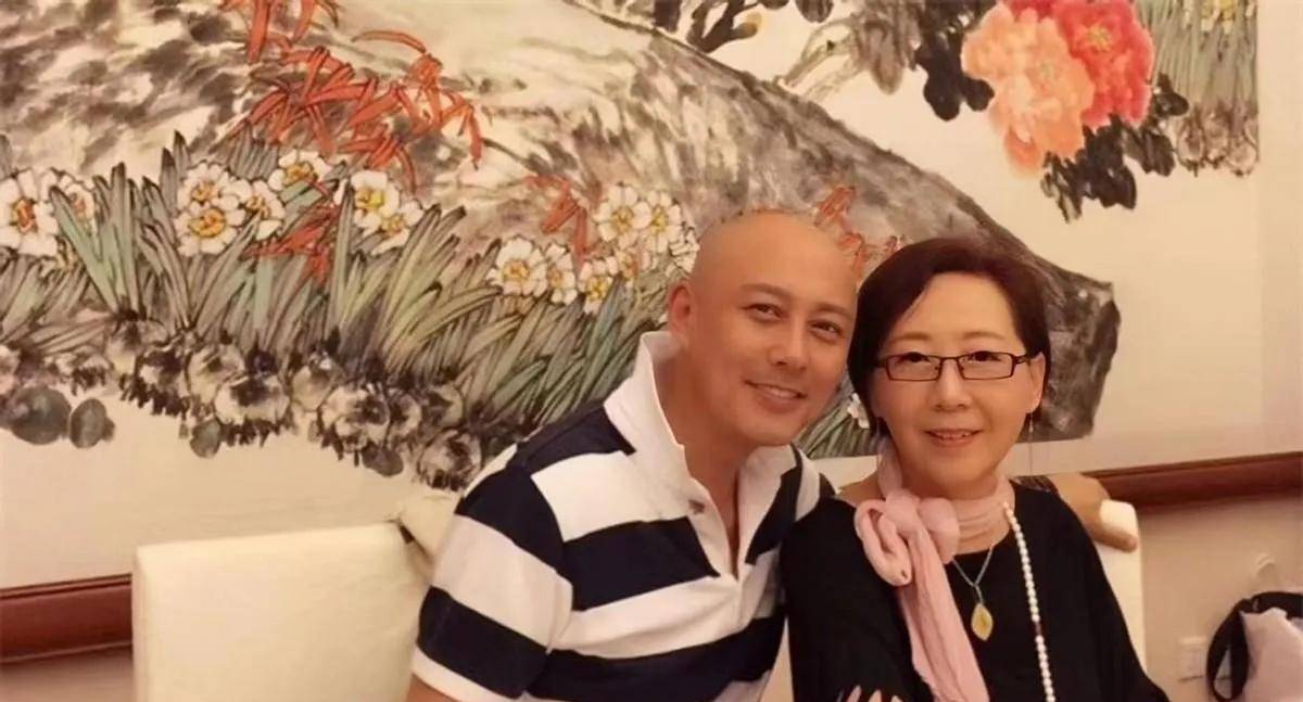 演员高宏亮:妻子比他大3岁,婚后孩子他来带,幸福美满_胡焰_欧阳奋强