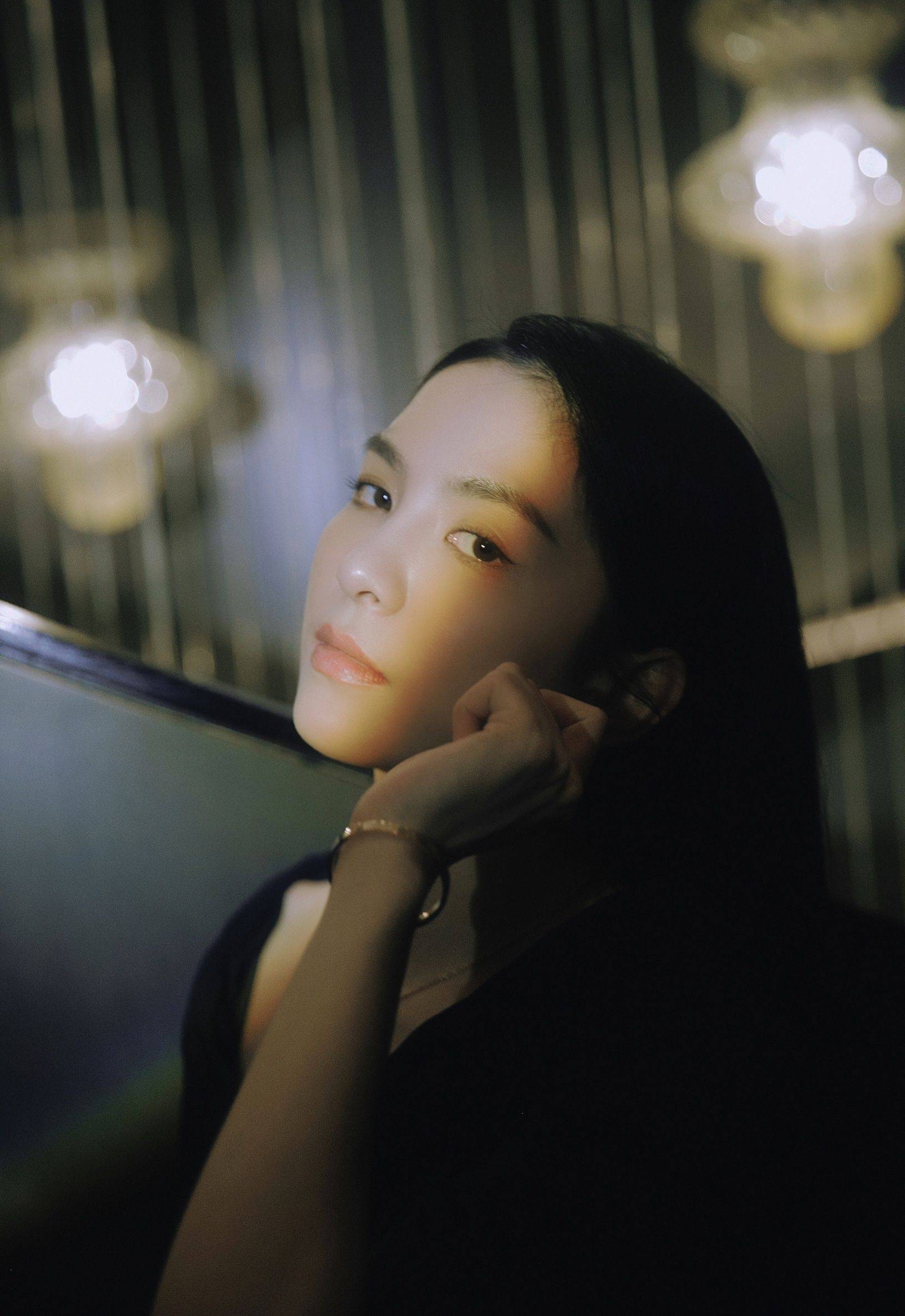 唐诗逸黑色连衣裙优雅迷人写真_设计_裙子_气质