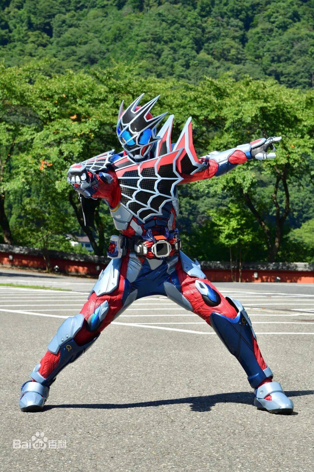 假面骑士:对比令和时代的多人骑,你认为哪个最厉害?_实力_亚克_身材