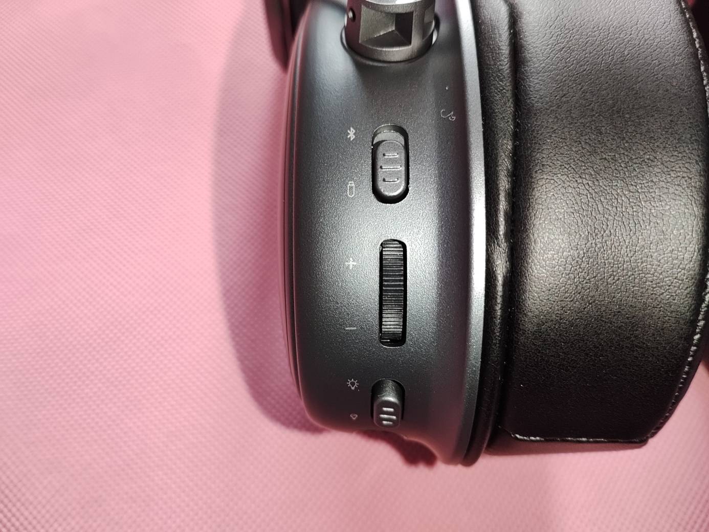 声光皆出色-雷柏VH800双模无线游戏耳机、VH10RGB支架套装评测