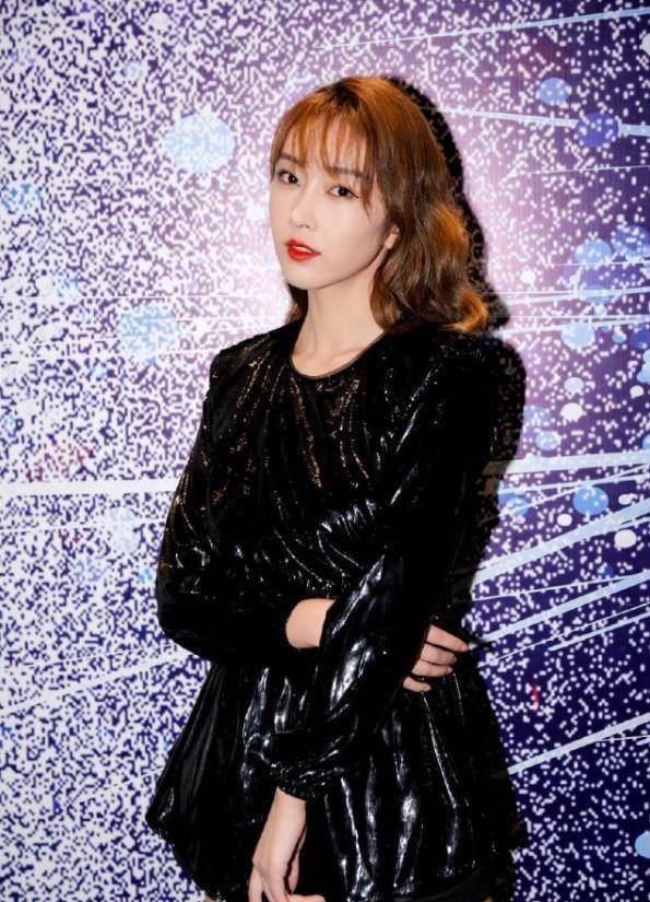 《陈情令》的温柔师姐,日常穿搭大反差,宣璐是要撕掉师姐标签?