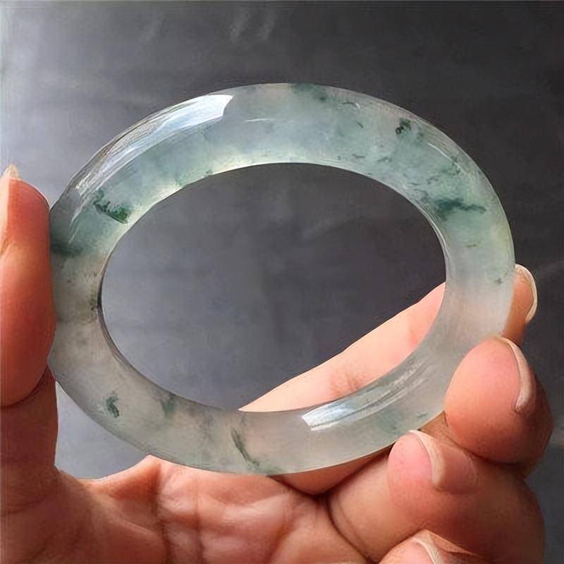 八三玉现在的市场现状_翡翠_氧化_商家