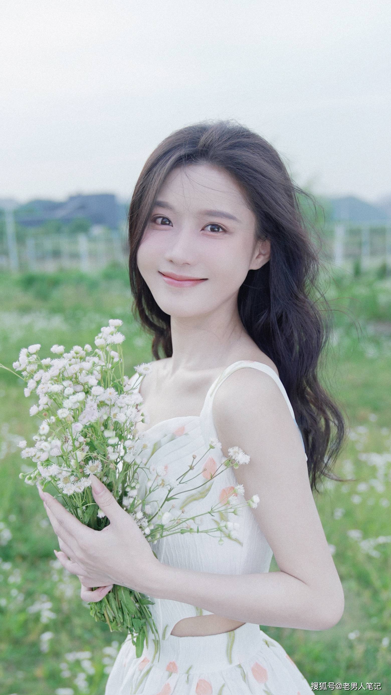 女明星520美照大赏,一个比一个美,蒋依依的男人装真好看_少女_一身