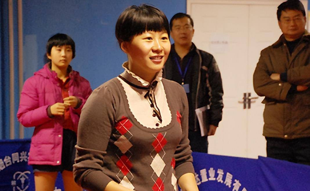 冠军李菊是名家喻户晓的乒乓球名将,凭借自身强大的实力曾八次在奥运