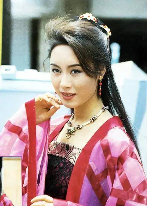 温碧霞版电视剧《恨锁金瓶》解读:男权社会下的女性悲歌_西门_潘金莲