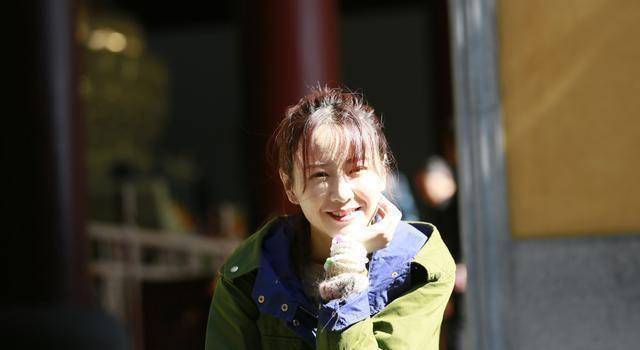 《安家》:女邻居很面熟,原来是小品《吉祥三保》里的小保姆_代乐乐