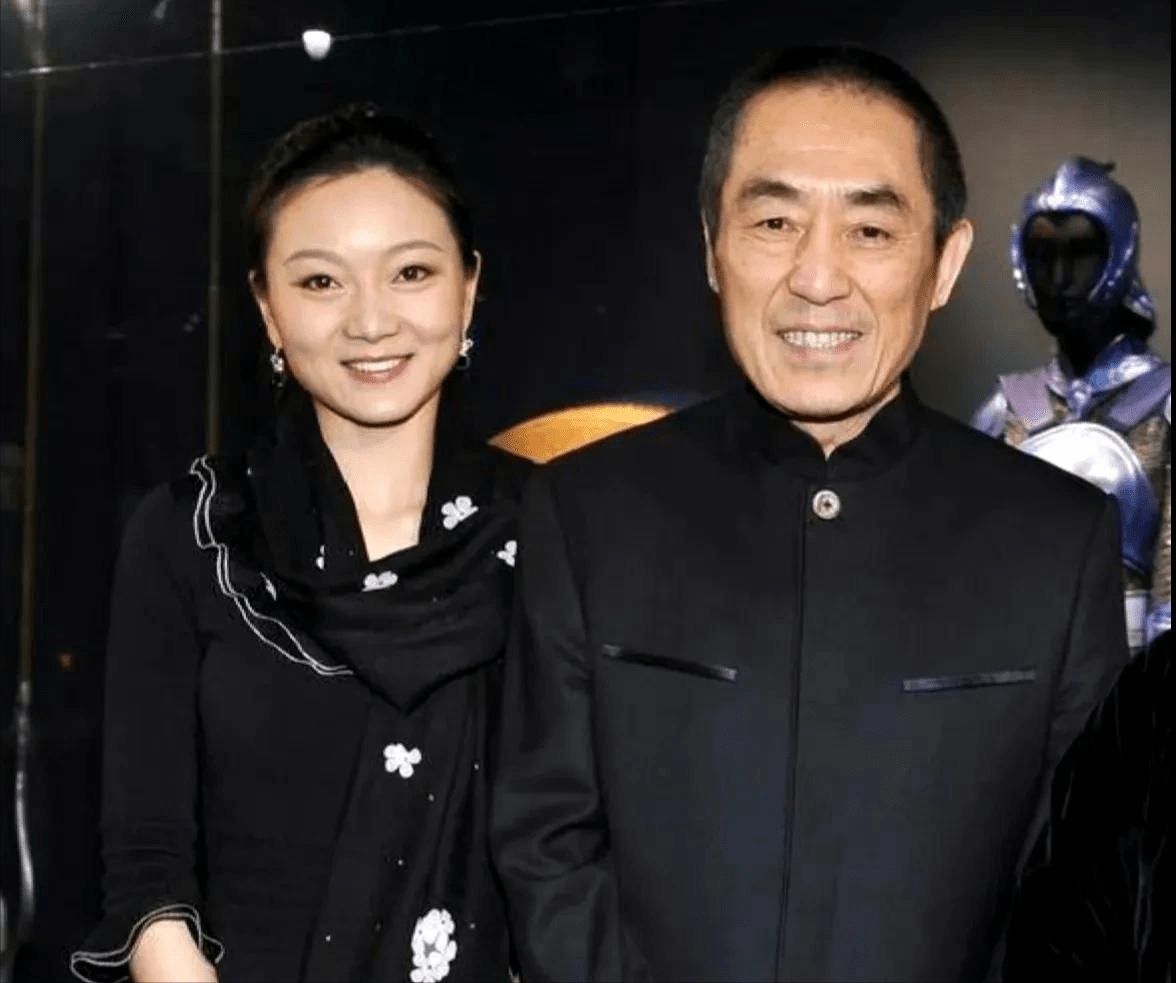 张艺谋现身国外参加孩子毕业典礼,彻底揭开星二代最后一层遮羞布_陈婷