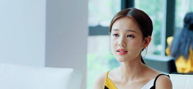 《爱我就别想太多》主体情节的副线,莫衡(潘粤明 饰)和杨丽亚(张姝 饰