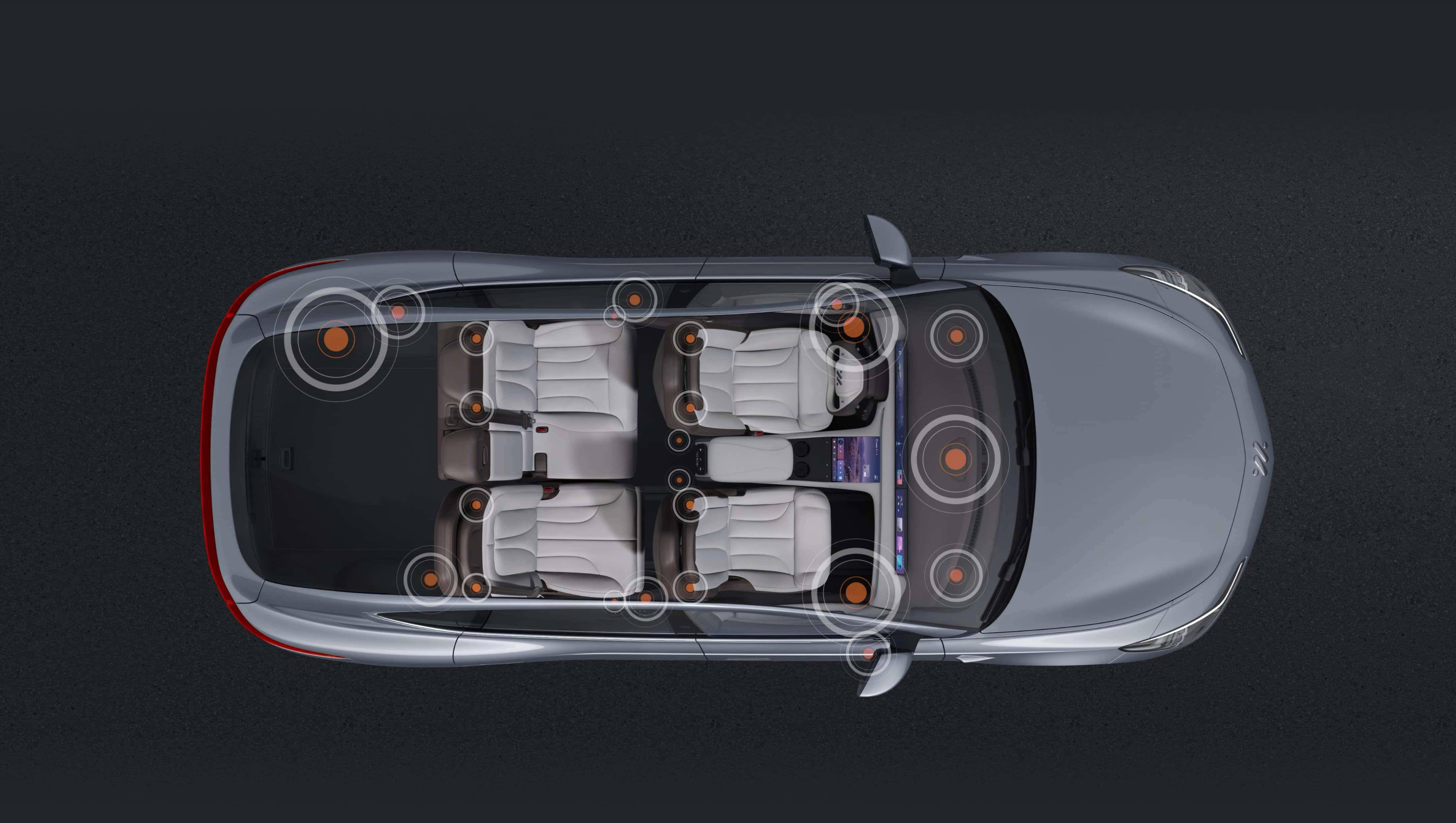 后排右侧座椅均配备头枕音响,全车共计8个头枕音响,带来3d环绕声和