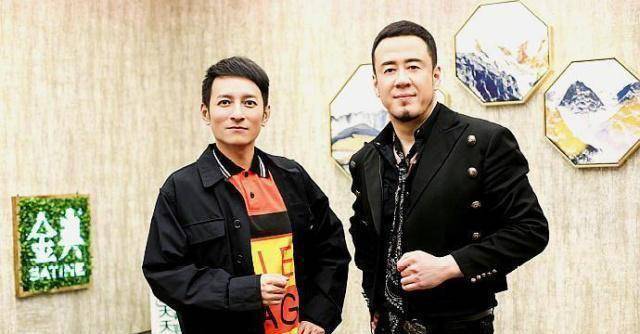 杨坤演唱的是哥哥张国荣的《拒绝再玩》,选择这首歌真的很需要勇气.