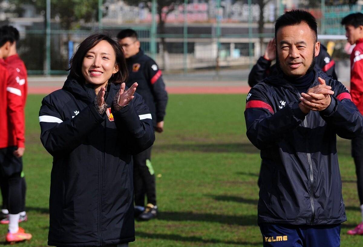 文筱婷是贵州恒丰伟业房地产开发有限公司董事长文伟的女儿,是一位