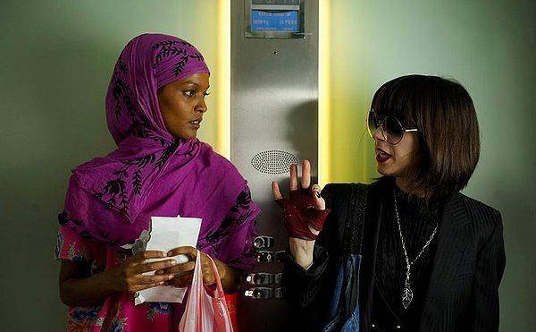 《沙漠之花》:主旋律之下的真实求生_电影_女性_挑战