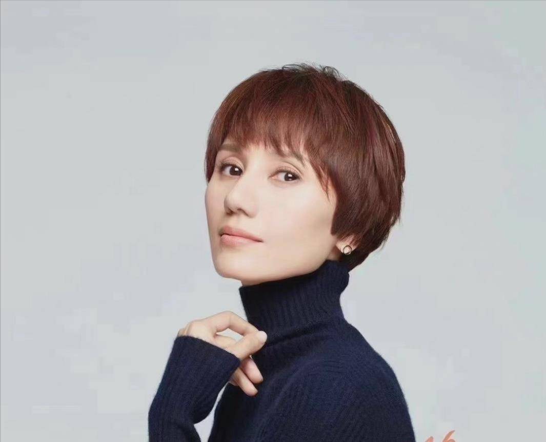 女人过了45岁,尽量避开这5种发型,尤其是第二种,又土又显老_女性_刘海