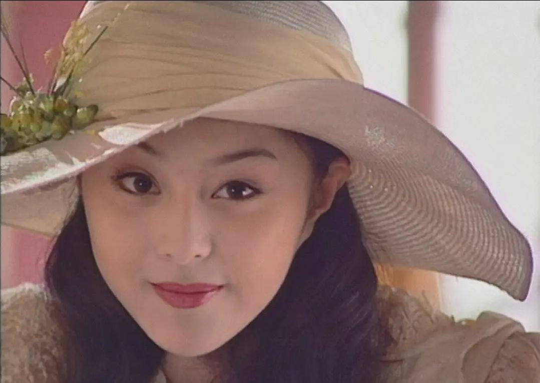 白小蝶--范冰冰近年来,随着年龄的增长,俞小凡开始出演妈妈,太后之类