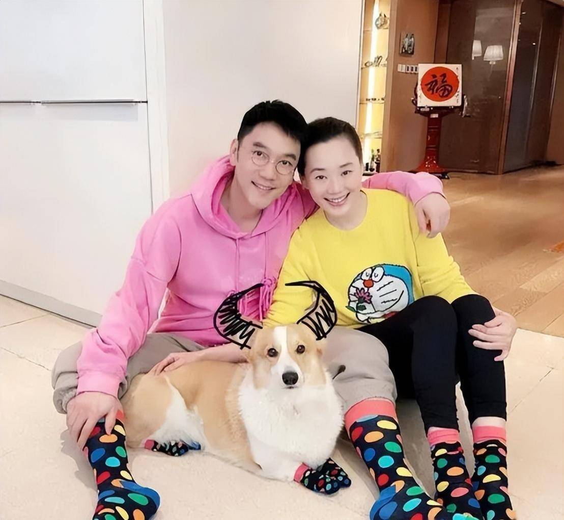 林依轮与黄琏分手29年:他娶模特生两胎,她单身与狗作伴!