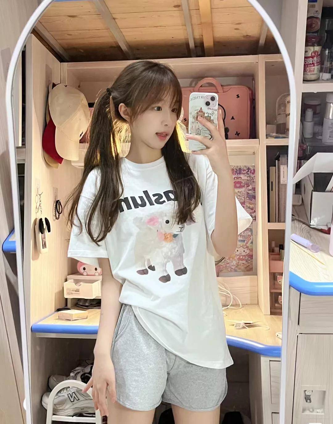 自拍美少女,好诱人_漂亮_白色_照片