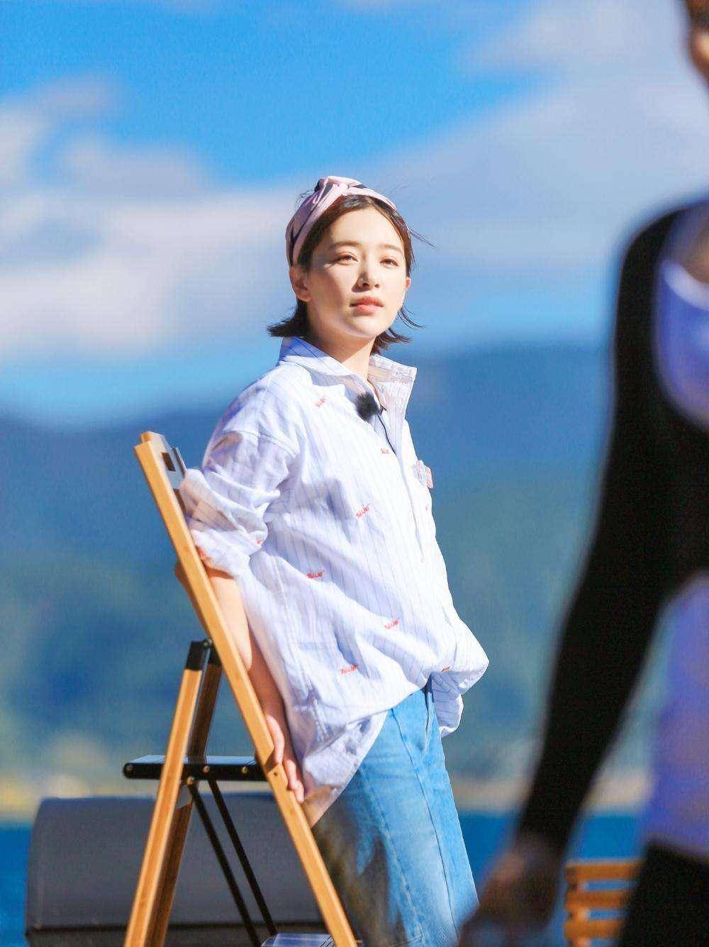 《亲爱的客栈》开播,阚清子发文我爱大海,这是在回应纪凌尘吗_生活