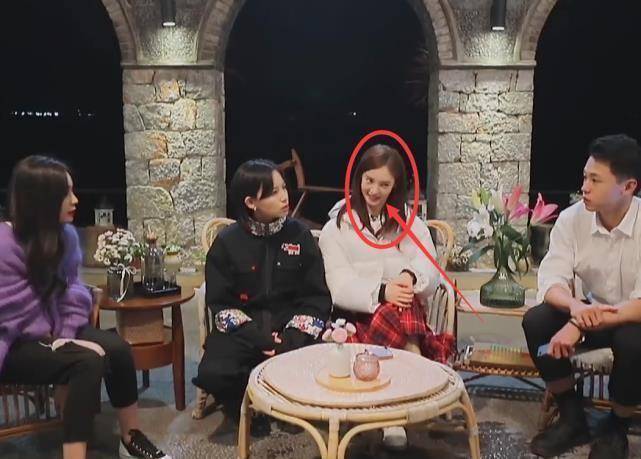 《女儿恋爱》沈梦辰李斯丹妮发现陈一鸣问题,突然提出,金晨当断则断