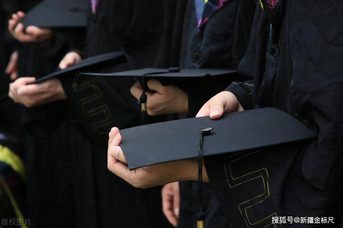 应届生什么时候考公务员合适？建议从这个时期开始，上岸机会更大