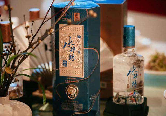 "枪打出头鸟"它的诞生是基于四川传统名酒-全兴大曲的基础上,酒厂员工