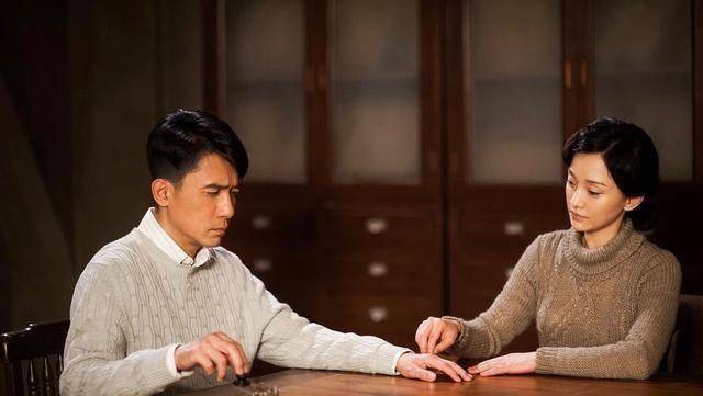 在剧情方面,《听风者》以解放初期的新中国为背景,主要讲述敌特残余