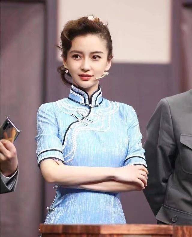 《王牌对王牌》baby旗袍造型,受到网友好评,看起来显的十分清纯_时候