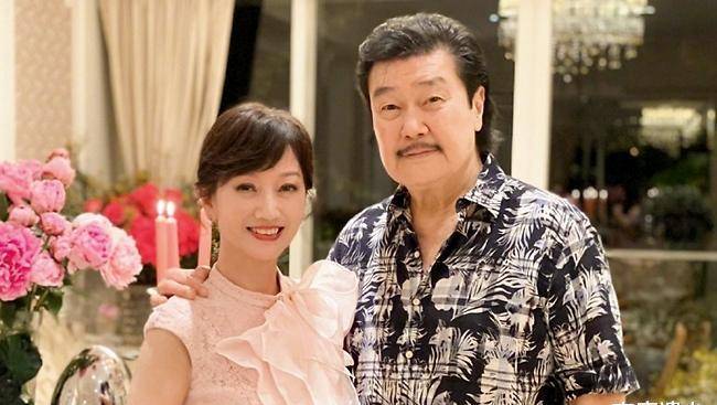 65岁吕良伟67岁赵雅芝再同框,男帅女美亲密搂肩,引发网友回忆杀_上海