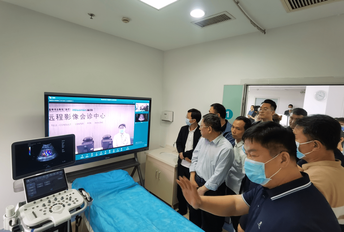其中,远程医学影像诊断依托青岛远程影像会诊中心,利用海信信联远程