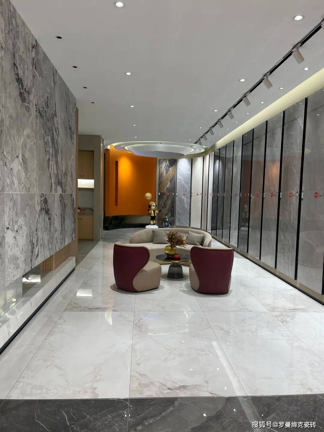 romantic湖北武汉旗舰店丨600㎡理想空间的设计共鸣_罗曼_城市_瓷砖